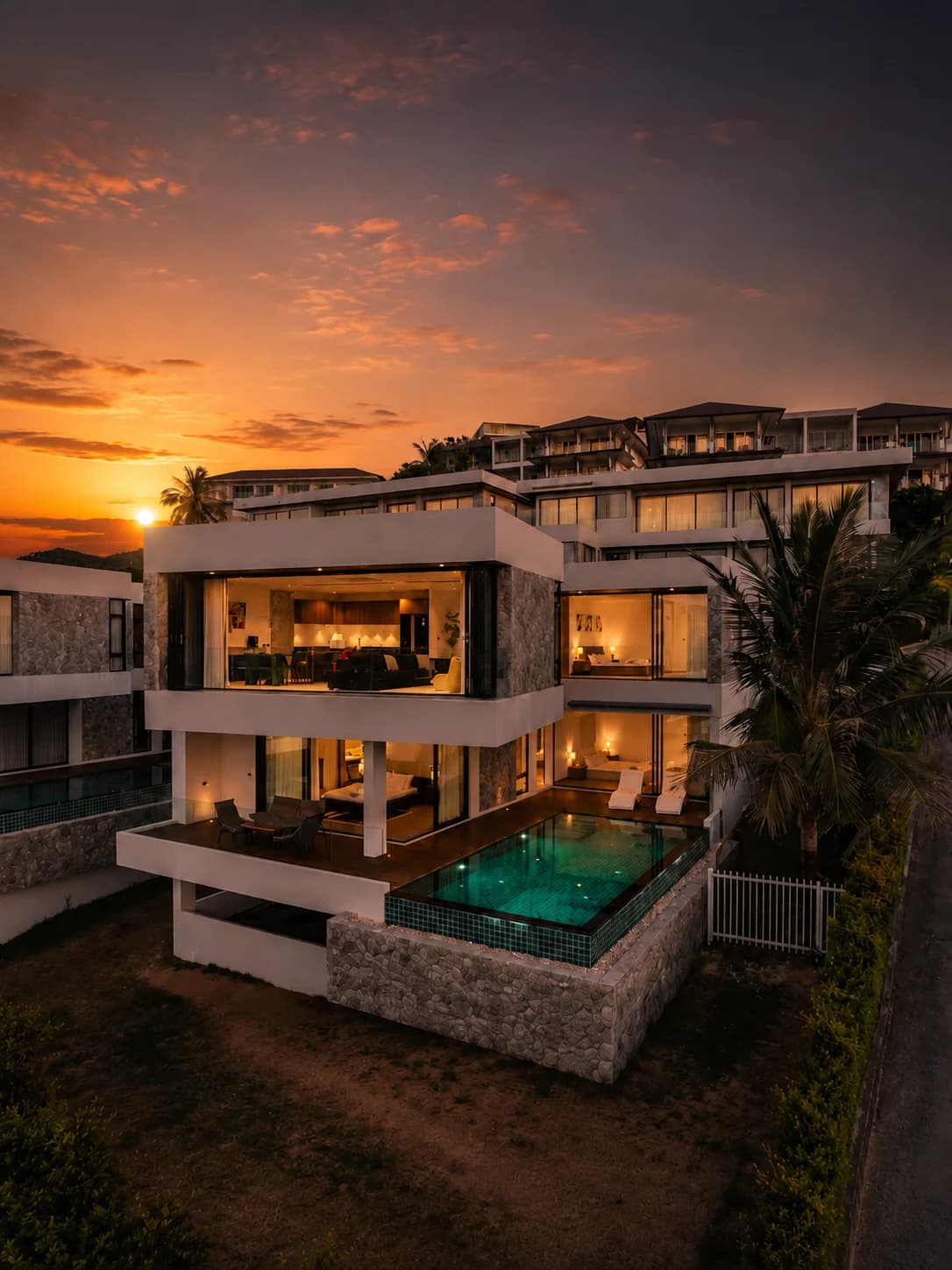 Villa premium moderne avec piscine à débordement au coucher du soleil, hébergement en option du camp Road to Fight à Koh Samui